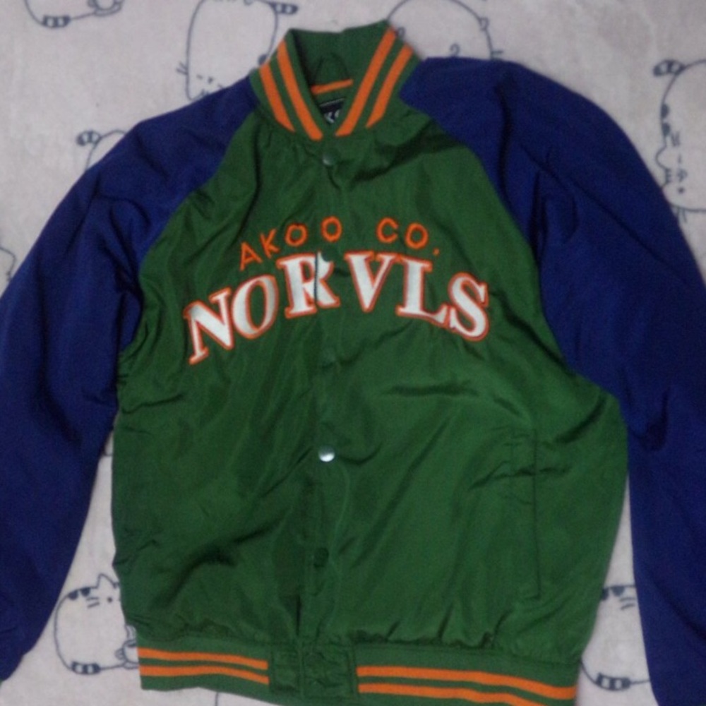 Akoo varsity